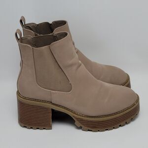 Brooks Cushion Neutral Chunky Platform Ankle Chelsea Booties Size 8.5